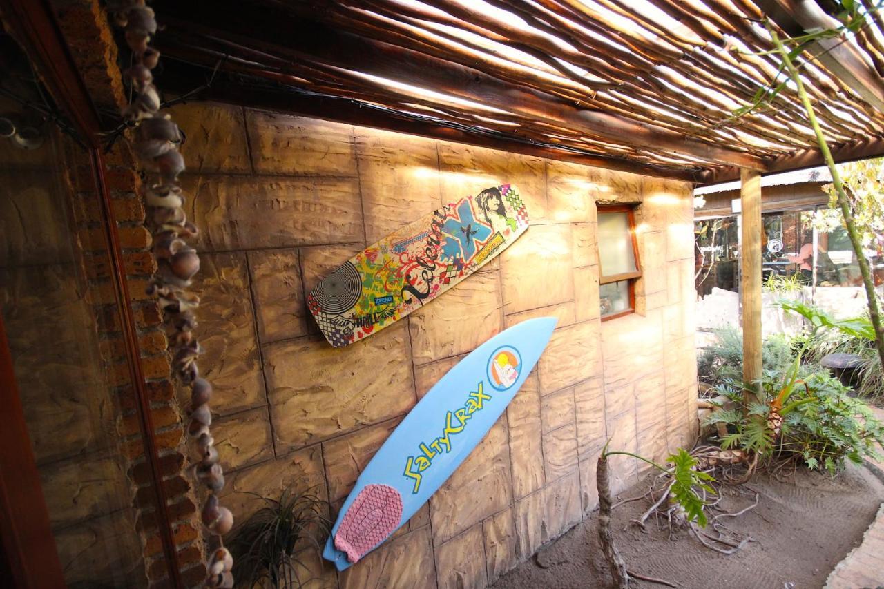 Saltycrax Backpackers And Surf Hostel By Curiocity Bloubergstrand Exterior foto